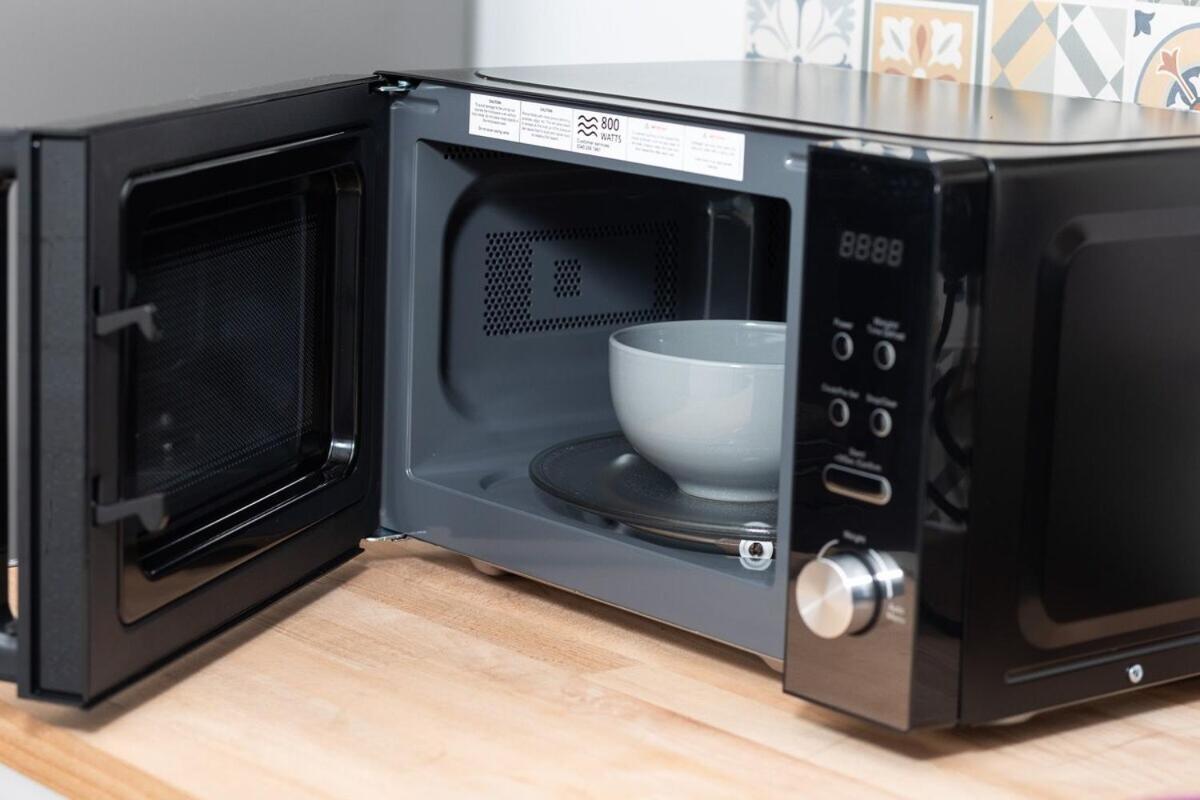 Spacious & Comfy Home In West Midlands - Sleeps 8, Free Parking, Wifi, Netflix, Prime Location, Ideal For Contractors, Business, Groups, Travellers, Families And Relocators Coventry Oda fotoğraf