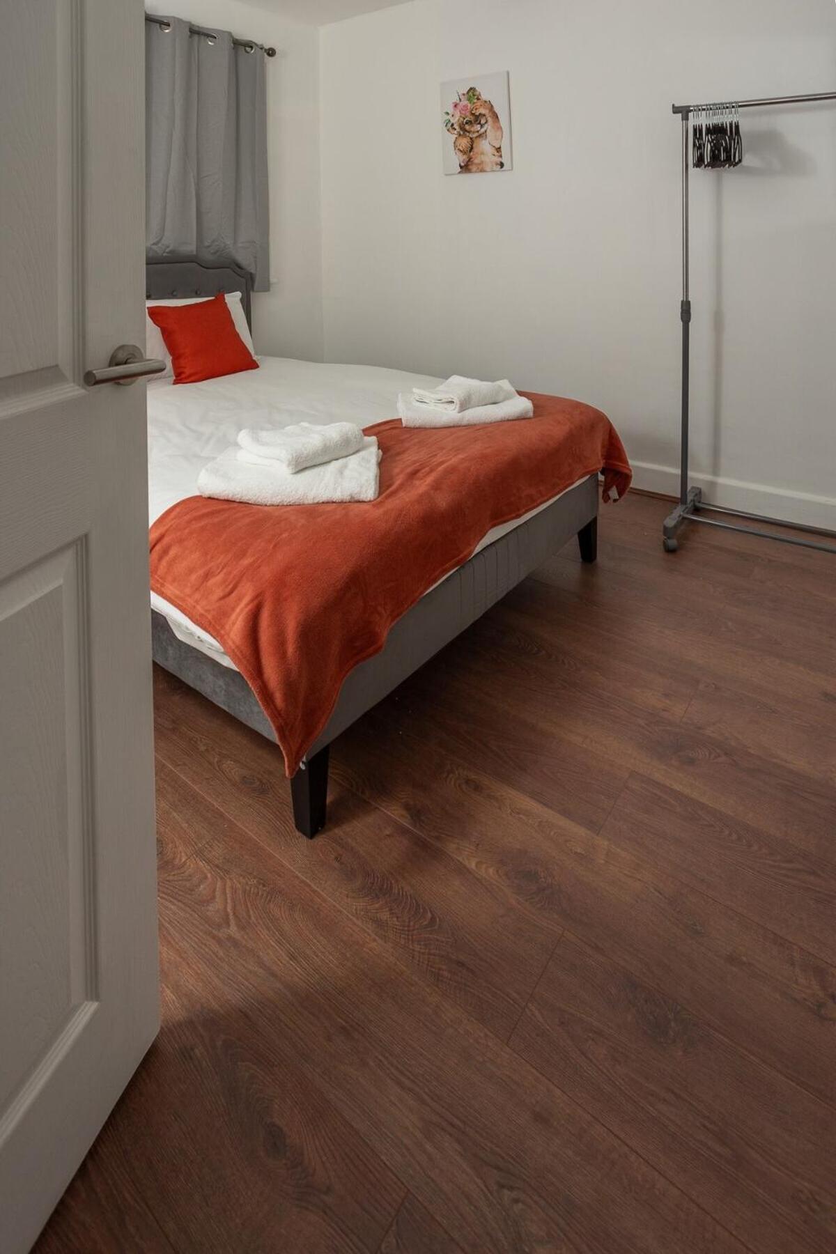 Spacious & Comfy Home In West Midlands - Sleeps 8, Free Parking, Wifi, Netflix, Prime Location, Ideal For Contractors, Business, Groups, Travellers, Families And Relocators Coventry Oda fotoğraf
